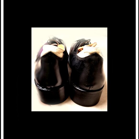 Rare/Unique Fashion. High Grade Genuine Calf Leather Retro Shoes